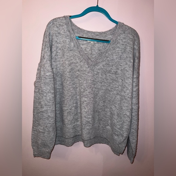 Lucky Brand Sweaters - Lucky Brand Heather Gray V-Neck Sweater